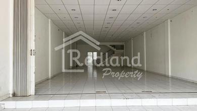 Ruko di Jl Majapahit , Semarang ( Jo 8915 )