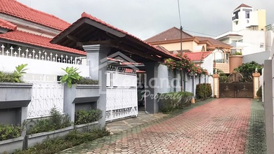 Rumah Elegan di Candisari, Semarang, 3 KT, LT 800m²