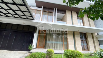 Penawaran Eksklusif, rumah Mewah di Candisari, Semarang, LB 1100m²