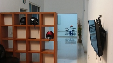 Rumah Dijual di Kalibanteng, Semarang, LB 300m², Harga Kompetitif!