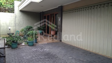 Penawaran Eksklusif, rumah Prestisius di Semarang Tengah, Semarang, LB 271m²