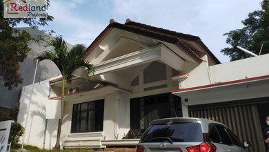 Rumah Mewah di Kawasan Gajah Mungkur, Semarang, LB 250m², Harga 10 Miliar