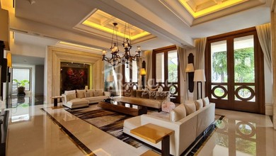 Rumah Mewah di Gajah Mungkur, Semarang, 6 Kamar Tidur, LT 5500m²