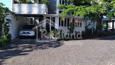 Hunian Prestisius di Kawasan Manyaran, Semarang, LB 250m², Harga 3 Miliar