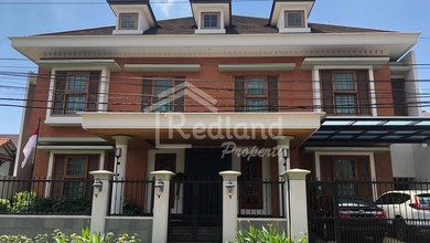 Rumah Area Luxury Banyumanik, Semarang - Harga Terbaik 15 Miliar
