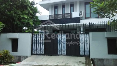 Rumah Mewah di Kawasan Miroto, Semarang, LB 295m², Harga 11 Miliar